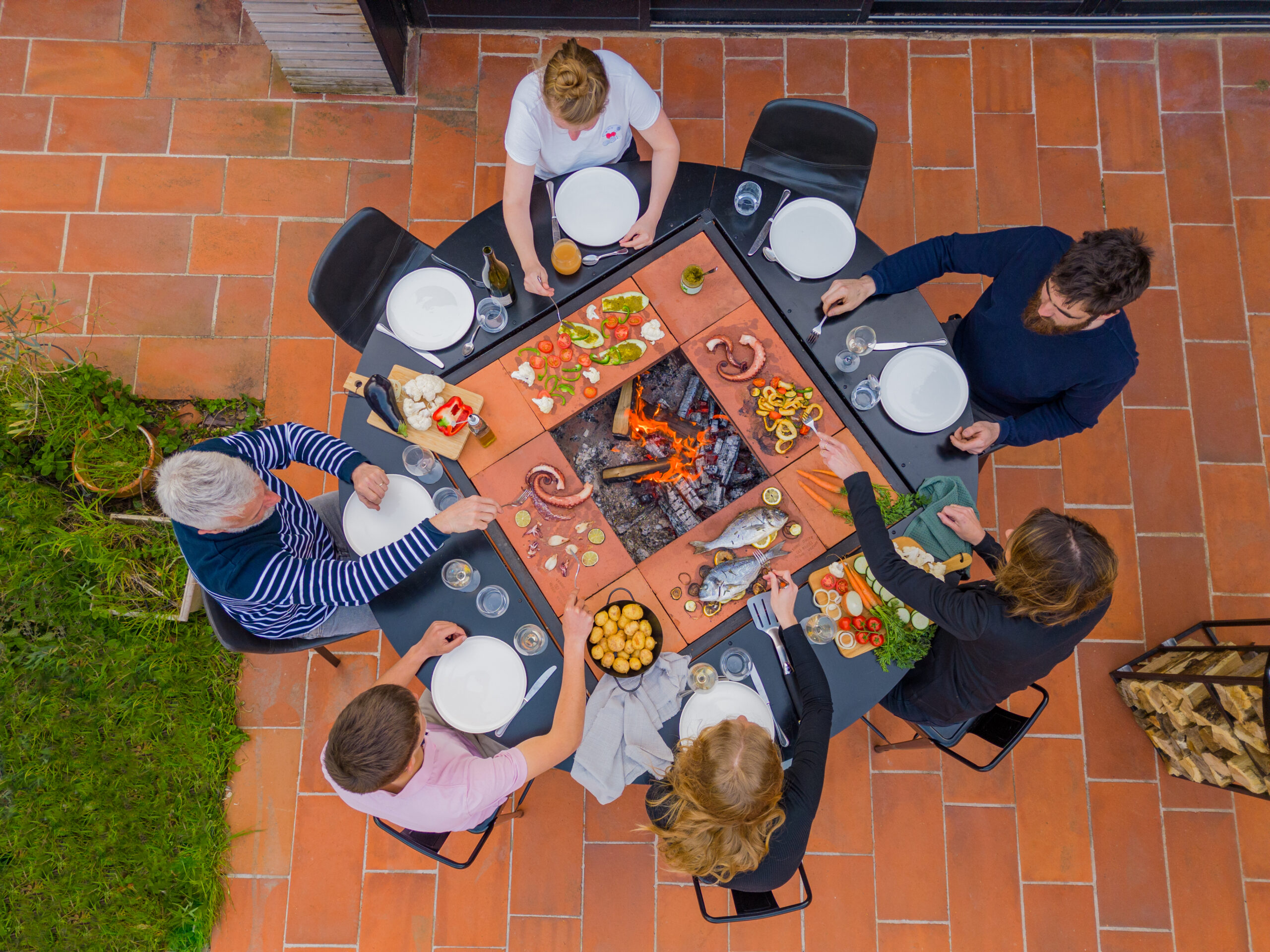 table brasero en brique et acier